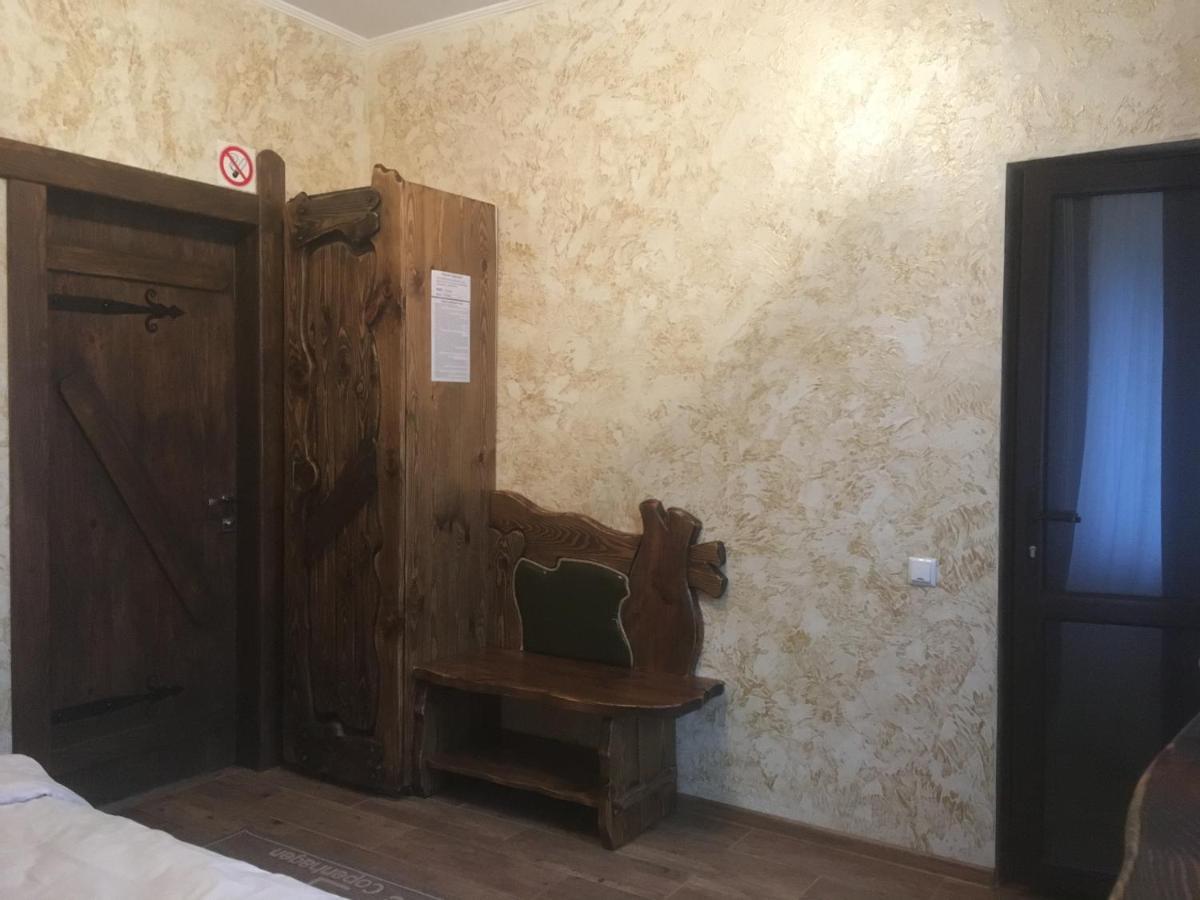 Mini-Hotel Neptun Rivne Ngoại thất bức ảnh