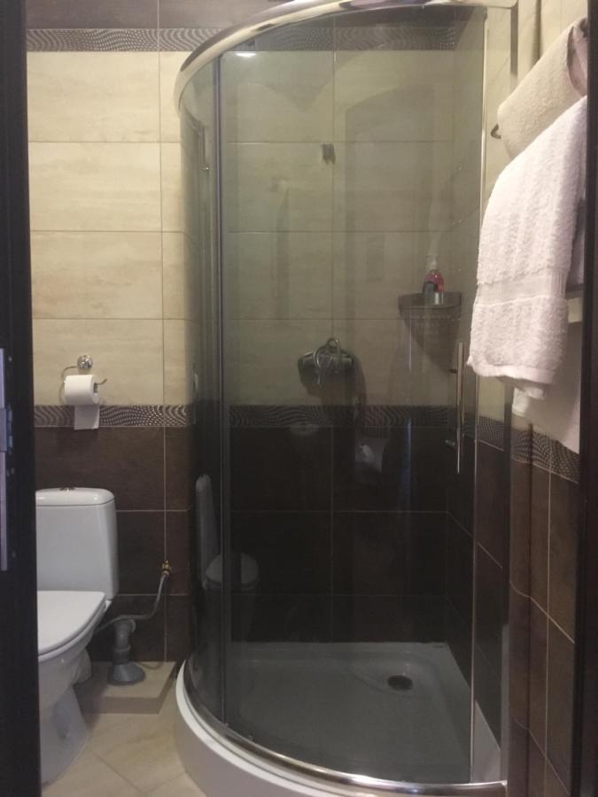 Mini-Hotel Neptun Rivne Ngoại thất bức ảnh