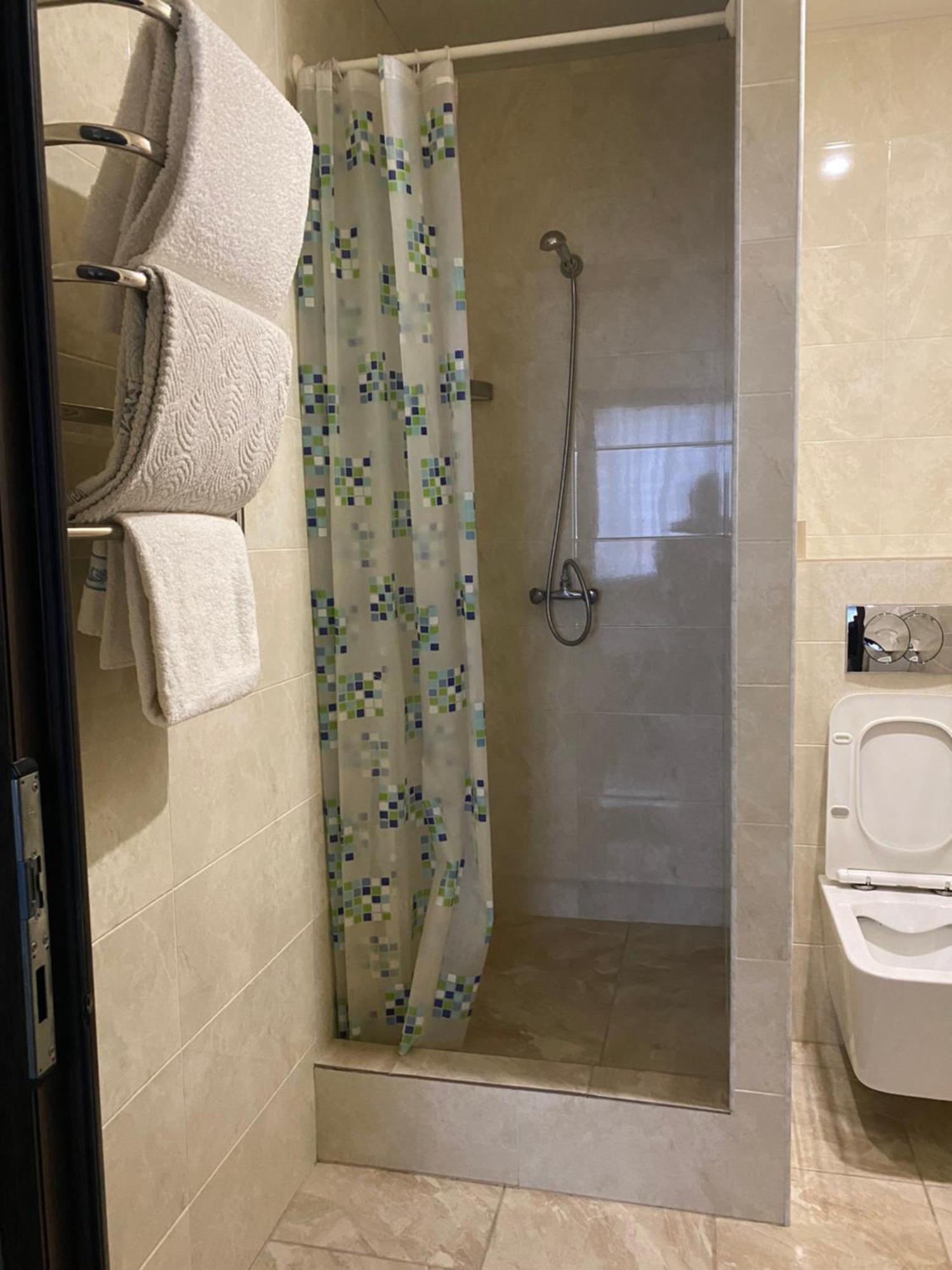 Mini-Hotel Neptun Rivne Ngoại thất bức ảnh