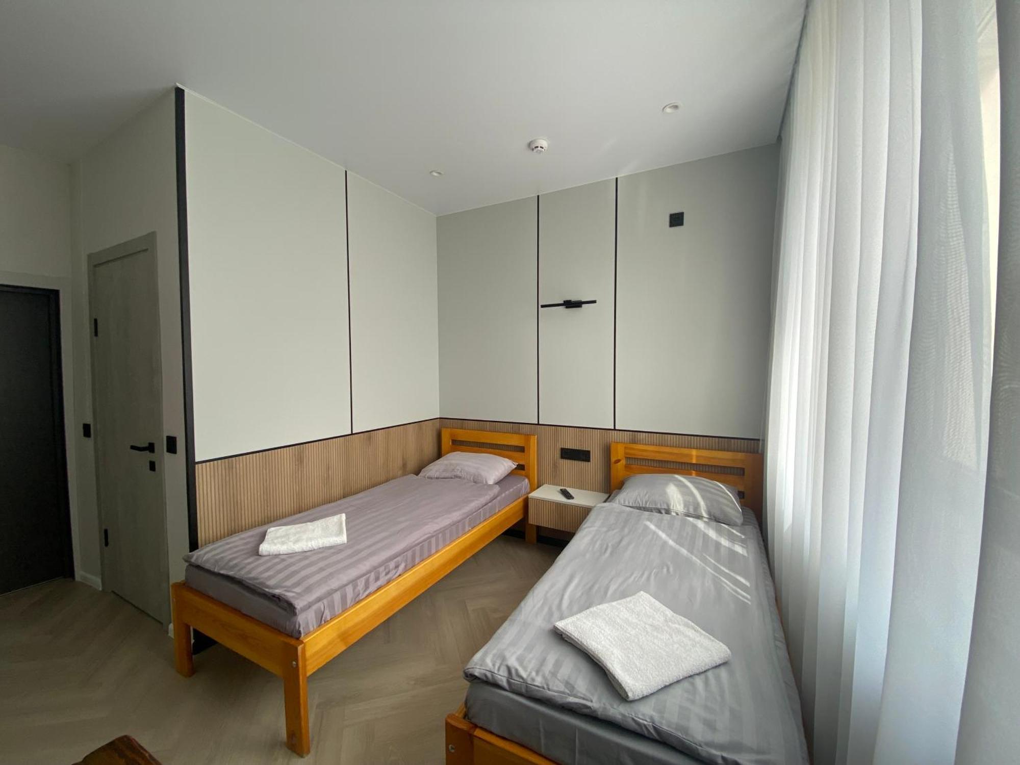 Mini-Hotel Neptun Rivne Ngoại thất bức ảnh