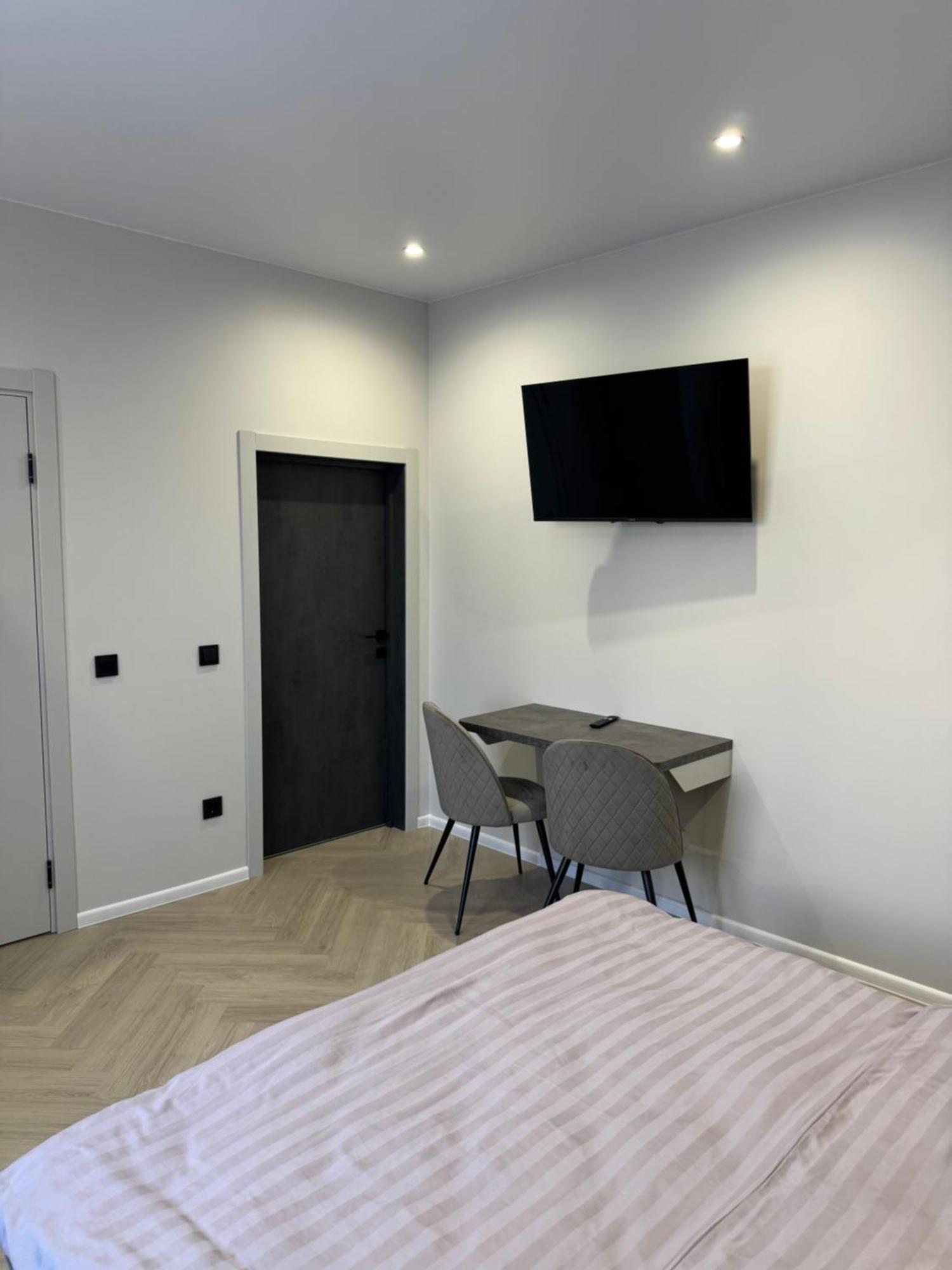 Mini-Hotel Neptun Rivne Ngoại thất bức ảnh
